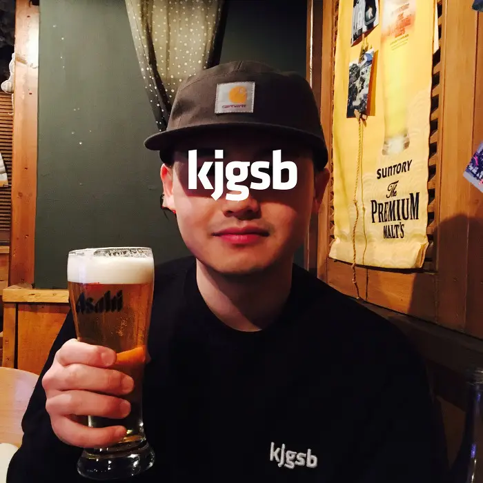 챔피온 스트릿 기모 맨투맨  제작 후기 두 번째 구입입니다. 상품 만들기도 편하고 정말 그대로 자수됩니다. 입체자수(+15,000원)해서 51,000원에 구매했지만 돈이 아깝지 않았어요ㅎㅎ- 마플 리얼 후기