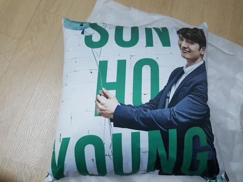 사틴 모던 쿠션 (M)   제작 후기 좋아하는 지인한테 선물해주고싶어서
어려운부탁인데도, 예쁘게만들어주셔서 감사합니다
다음엔 제 개인제품으로 제작가능해요?^^
- 마플 리얼 후기