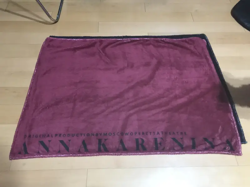 가로 양모 담요 (S)  제작 후기 바탕 색은 딥레드로 제작했는데 살짝 더 진한 색으로 나왔다면 좋았겠지만 만족스럽습니다 ^^ 다음에도 제작할 일 있으면 마플 이용할 계획입니다 감사합니다♥️- 마플 리얼 후기