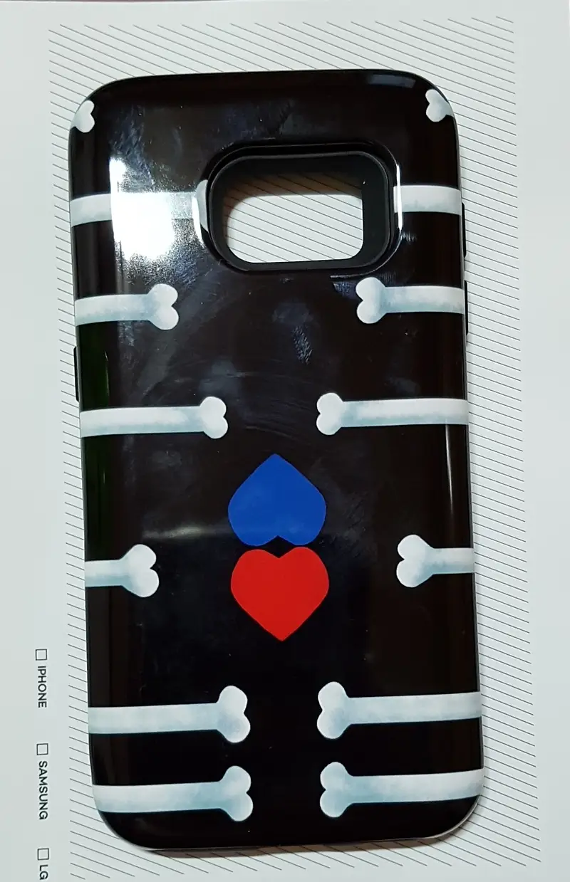 갤럭시 S7 범퍼케이스(유광)  제작 후기 택배 받고 열어보는데 생각했던 것 보다 더 예뻐서 만족했습니다! 다음에 또 주문 제작을 할까 합니다! 감사합니다!- 마플 리얼 후기