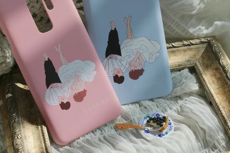 갤럭시 노트5 하드케이스(무광)  제작 후기 컬러감도 만족스럽고 포장도 마음에 쏙 들어요.
선물용으로 제작한 건데 이대로 선물해도 손색없을정도로 포장이 고급스러움과 실용성을 겸비했네요. 간단하게 여행용 파우치로도 활용할 수 있을거같아요:) - 마플 리얼 후기