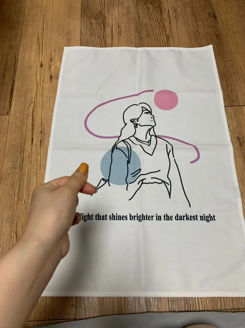 세로 패브릭 포스터 (45X65) 45X65cm 구매 제작 후기 친구 생일 선물로 줬는데 좋아해줘서 만족해요 💕 페브릭 포스터는 처음이었는데 자주 이용할게요 !- 마플 리얼 후기