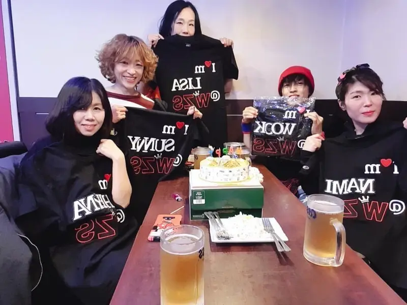 챔피온 6.1 스트릿 티셔츠 S(90~95) 구매 제작 후기 얼쑤 좋다!!!💯💯👍👍😍😍
Thank you for the good quality Tshirts.
The team love it so much
⭐️ ⭐️ ⭐️ ⭐️ ⭐️ 
- 마플 리얼 후기
