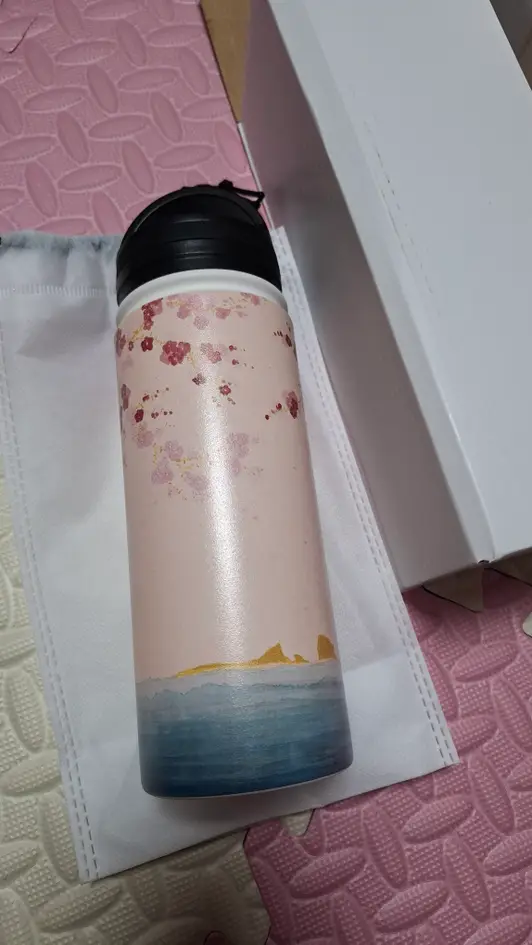 Outdoor Stainless Steel Bottle 18oz (Handle type) Purchased 18oz 제작 후기 Thank you for your quick and friendly service even though I ordered in a hurry. I really like it. - 마플 리얼 후기 