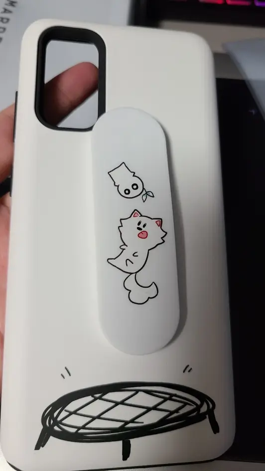 밴드톡 2.5x8.1cm 구매 제작 후기 잘나오긴 했는데.. 
벌써 벗겨질려고 하네요... ㅠㅠㅠㅠ
그리고 뻑뻑 해서 잘 안밀려요.. 이건 처음 이라 그런거겠지만 ... 아무튼 
많이 사용하면 저 그림 지워질 생각하니 슬프네요  - 마플 리얼 후기 
