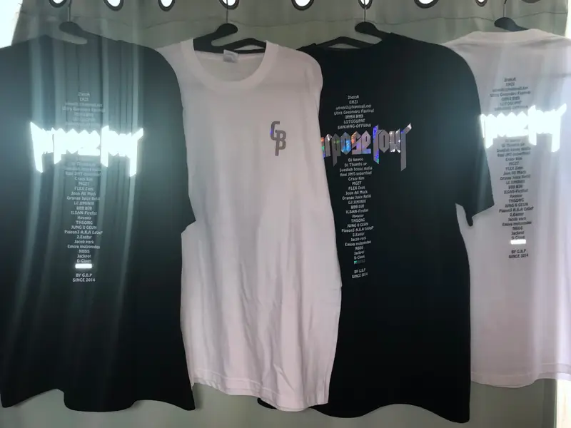 프린트스타 17수 라운드 티셔츠(남녀공용) L / XL 구매 제작 후기 너무너무 만족스럽습니다.
옷감, 핏, 프린팅 너무 좋아요~~- 마플 리얼 후기