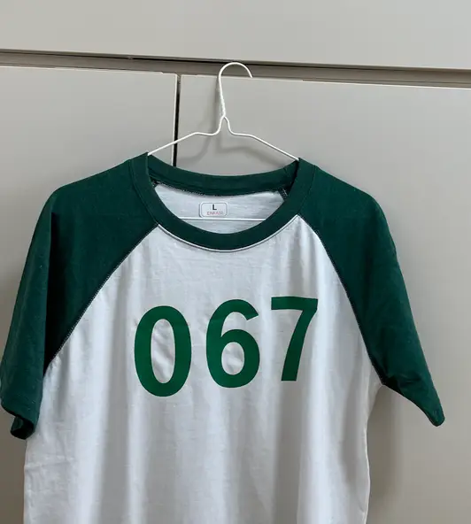 20수 슬림 나그랑 티셔츠(남녀공용) L(95) 구매 제작 후기 L사이즈(95) 할로윈때 잘 입었습니다. ㅎㅎ  - 마플 리얼 후기 