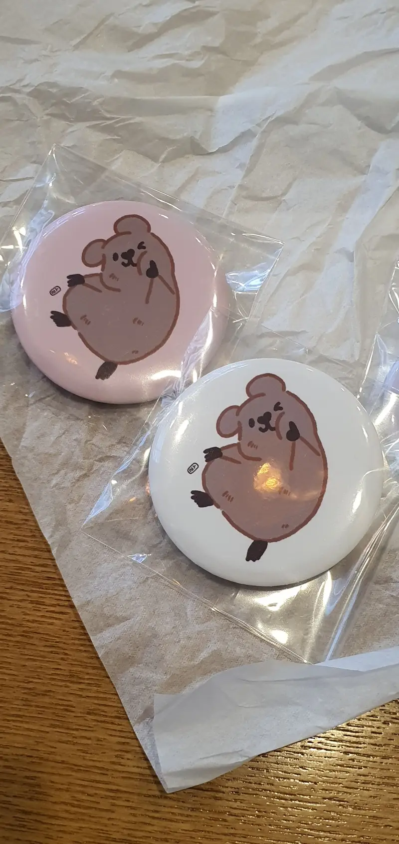 거울 버튼 5.8 cm 구매 제작 후기 다른 설명이 필요 없어요~~
퀄리티 너무 좋아서 상품 받고 추가 주문 바로 했습니다 :)- 마플 리얼 후기