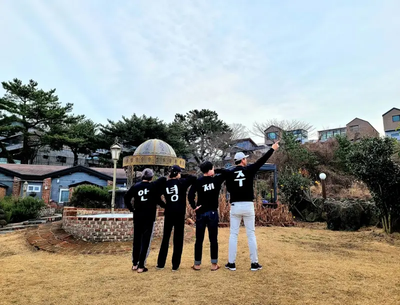 특양면 베이직 맨투맨(남녀공용) 2XL(105) 구매 제작 후기 생각보다 면이 너무 좋구요 솔찍히 막 입기엔 너무 아까워요.. 글씨체도 귀욤귀욤해요~~
덕분에 제주도에서 아름다운 추억 만들었어요^^ - 마플 리얼 후기