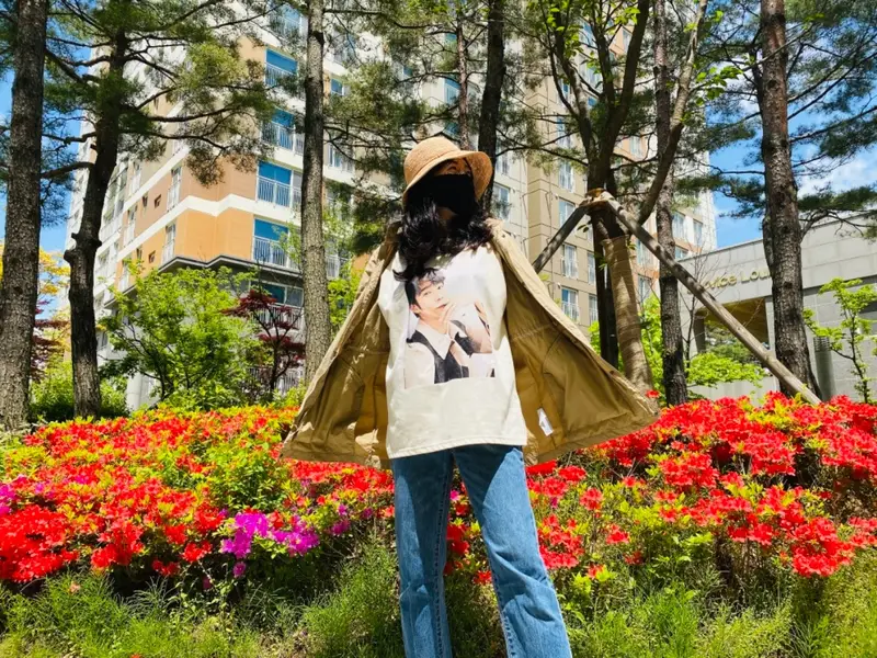 제멋 에디 오버핏 티셔츠 L 구매 제작 후기 너무 마음에 들어요~!
처음 주문해 봤는데 그림 위치도 전화로 다시 알려주셔서
알맞게 조절해 주시고, 친절하셔서
좋았습니다. 우리 배우님 굿즈는  이제부터 여기서만 만들거에요👍👍👍- 마플 리얼 후기