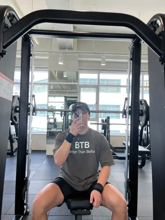 제멋 에디 오버핏 티셔츠 L 구매 제작 후기 벌써 여섯번째 같은 디자인입니다 이번에 선물로 받으신 분도 너무 만족하네요ㅎㅎ 카키색도 이쁘네용~ 사진은 실제보다 꽤 밝게 나왔네요 - 마플 리얼 후기 