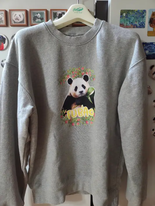 Plus82gallery Heavy Blend Cotton Sweatshirts Purchased M 제작 후기 I made it because I love Fubao, and it's so pretty^^ The print is very clear~ - 마플 리얼 후기