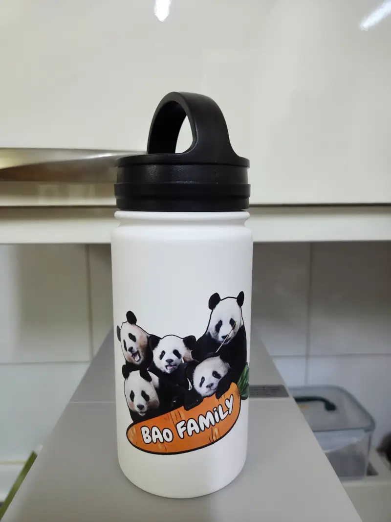 아웃도어 스테인리스 보틀 12oz (핸들 타입) 350ml 구매 제작 후기 바오패밀리- 러바오.아이바오.푸바오.루이바오.후이바오가 모두 행복하길 바라는 마음으로 제작했어요.이쁩니다^^- 마플 리얼 후기