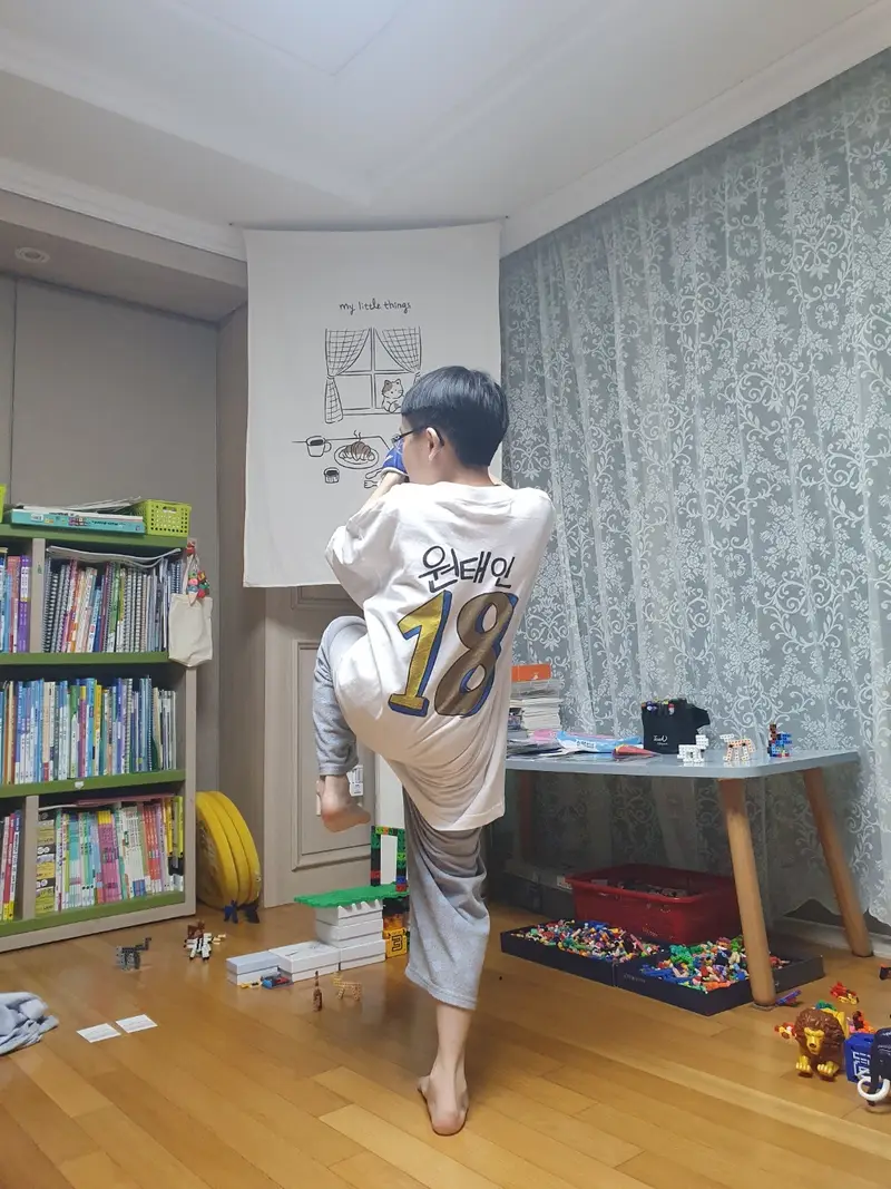 Printstar オーバーフィットTシャツ S 購入 제작 후기 野球が好きな私たちの子供、好きな選手の名前と背番号を直接描き、マープルで印刷して野球場に行くときに着ることにしました。
技量のない私の草案に専門家のタッチが加味され、気に入ったTシャツが作られました。
当然子供もとても好きです！ 

普段も愛用するマープルですが、今回はさらに感謝しましたが、その理由は！
何度も電話してくださって私のご注文について聞いていただき、たくさん気にしていただきました。そのおかげでこんなにきれいに作られたようです。

だから！今回は夫が好きな選手の名前と背番号で追加制作依頼に行きます！
今回もよろしくお願いします〜ありがとうございます。- 마플 리얼 후기
