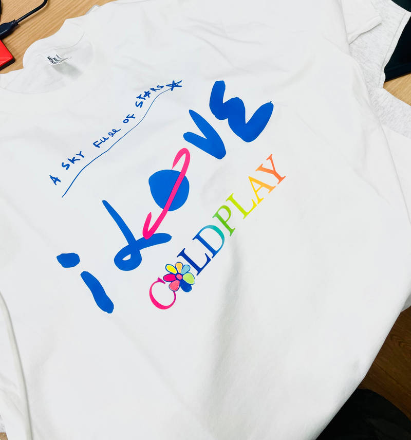 Alstyle 1301 Adult Tagless T-shirt Purchased L 제작 후기 The color is almost the same as the monitor 
I really like it! Thank you 
But the T-shirt size selection is wrong 
M would have been a loose fit- 마플 리얼 후기
