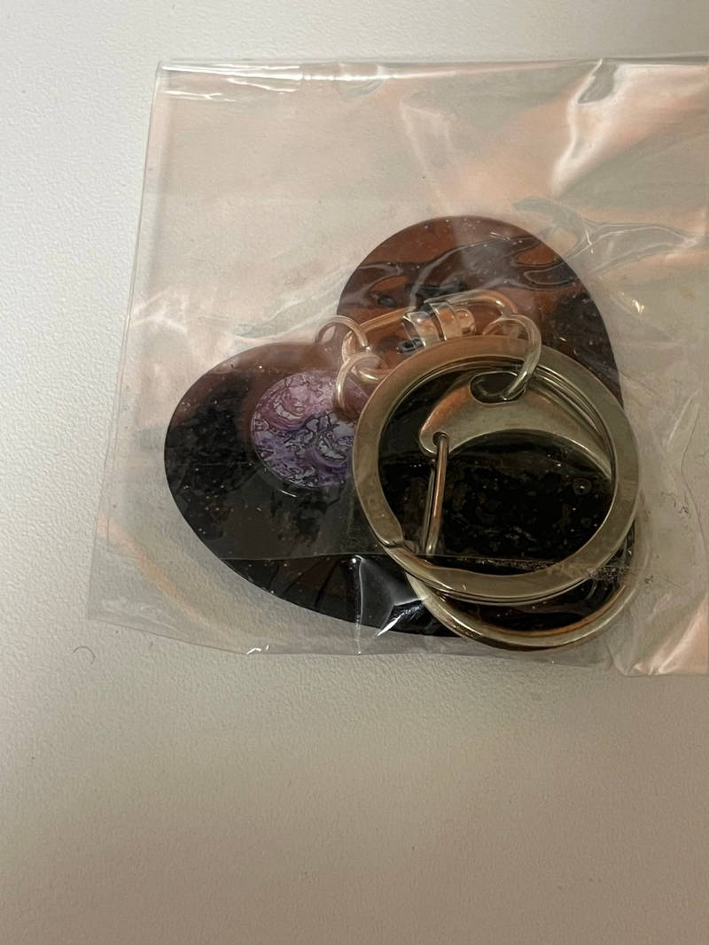 Jelly Heart Keychain Purchased 2 x 2 cm 제작 후기 I think the print and black key ring go well together.- 마플 리얼 후기