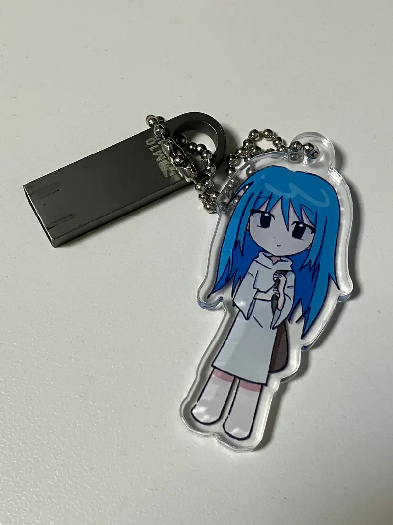 Custom Acrylic Key Ring (Clear) Purchased 11.42 x 25.20 inch 제작 후기 The color is a little colder than on my phone, but it turned out prettier, which is nice. The image quality is also good, and it was delivered in just a few days, so I think it's good. I'm willing to buy it again. In fact, I just placed an order with a different design.- 마플 리얼 후기