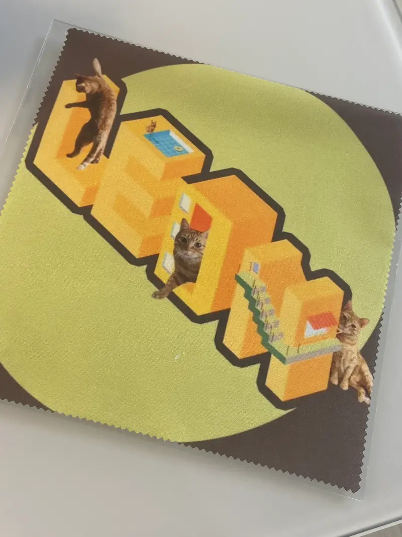 Multi Cleaner Purchased 7 x 7 제작 후기 I made this using a cat logo that a friend made for me. It's so cute. I made it to carry around as a glasses cleaner, but it would look good framed too.- 마플 리얼 후기
