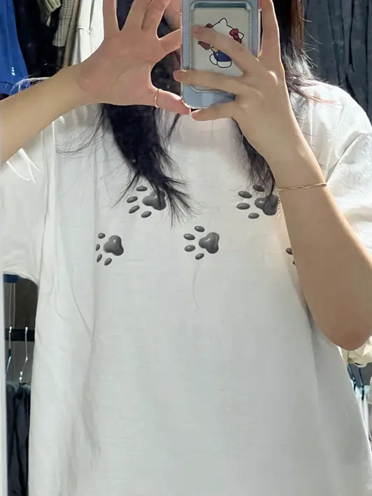Gildan Ultra Cotton 2000 Adult T-shirt Purchased L 제작 후기 The T-shirt itself is made of solid fabric and feels soft to wear, so I recommend it 
The colors are vivid, and I was very satisfied because it came out neatly just like the image I designed!!ㅎ 
A place where you can trust the quality and leave it without any blurring or fading 
This is a review written after actually using the product that was provided as part of the Maple Supporters activity. - 마플 리얼 후기 