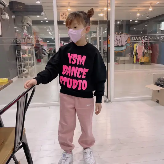 Fill It（フィルイット）キッズスウェット 140(8~9歳) / 150(10~11歳) 購入 제작 후기 学園キッズバーンの友達が団体ティーを注文しましたが、とてもきれいに良いクオリティで受けました。
少しは普通のサイズより小さく服が出てきたようなので、一次元大きく塗るのがきれいですよ〜
それでも満足です！ - 마플 리얼 후기 