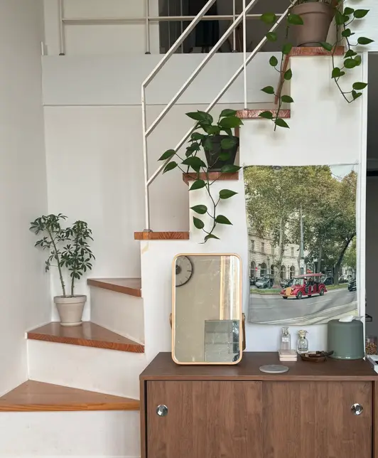 Vertical Fabric Poster (S) Purchased 18X26'' 제작 후기
I made this because I wanted to use it as a curtain for the photo switch and intercom I brought back from my trip.
I'm very satisfied! - 마플 리얼 후기