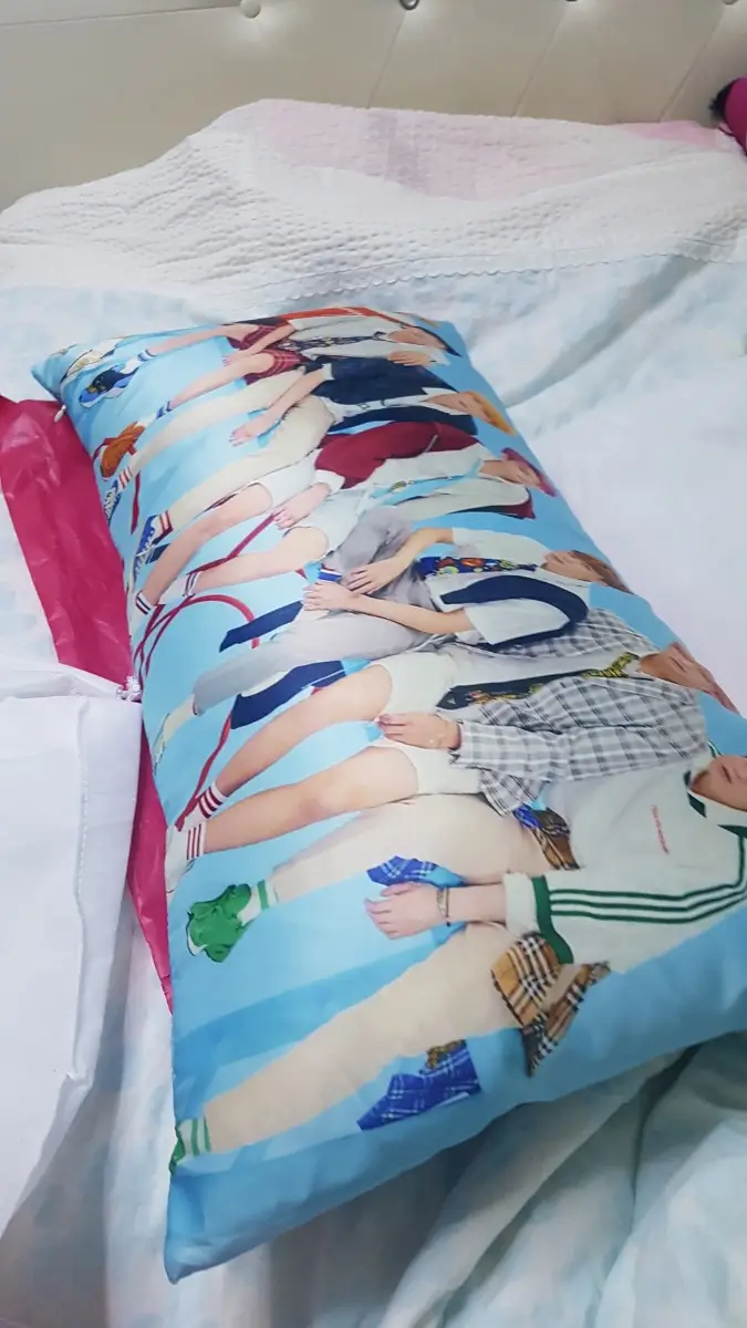 사틴 가로 쿠션 (L) L (66 x 34 cm) 구매 제작 후기 친구 생일선물로 샀는데 기대한만큼 깜짝 놀라고 좋아해줬습니다!!  감사해요- 마플 리얼 후기