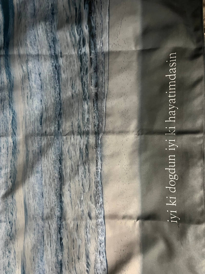 Horizontal Fabric Poster (M) Purchased 43X28'' 제작 후기 It's the prettiest and most favorite product I've ever made! I was going to give it to a friend who's having a birthday, but I want to use it myself, so I'm going to make another one later..!- 마플 리얼 후기