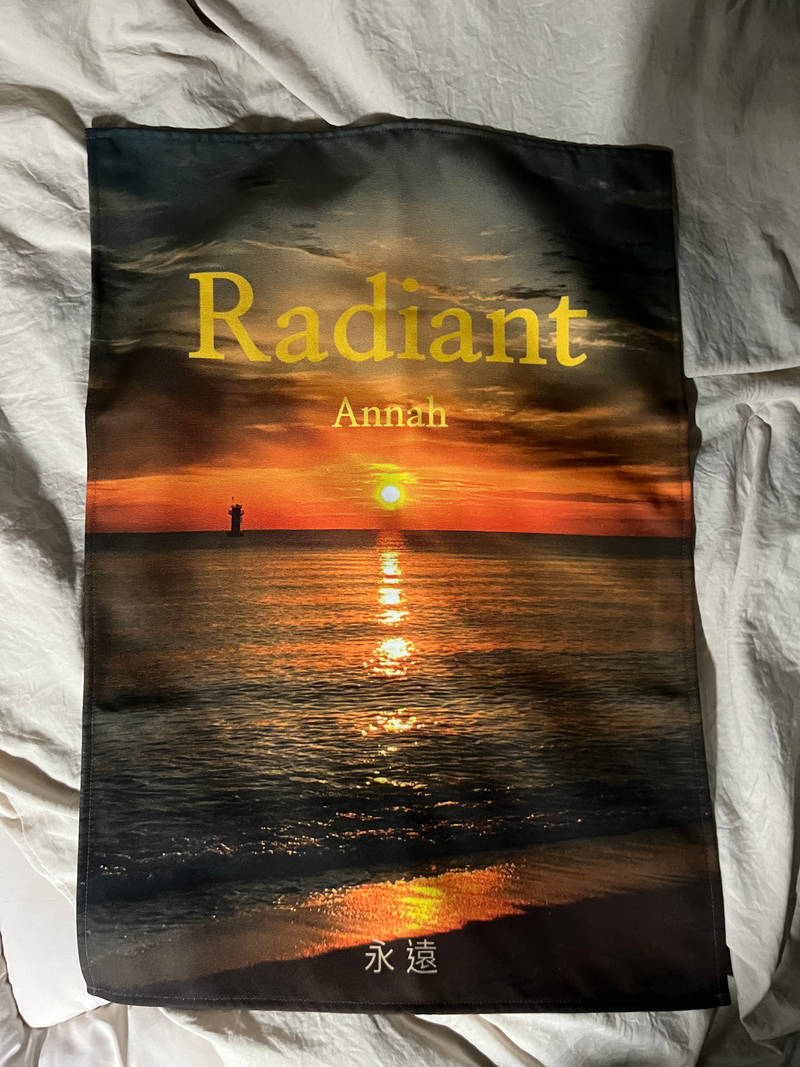 Vertical Fabric Poster (S) Purchased 18X26'' 제작 후기 I ordered this as a gift for a friend, but I think it looks prettier without the bold text…!- 마플 리얼 후기