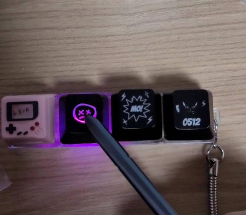 LED 포인트 키캡 (R2) 1.82 x 0.91 cm 구매 제작 후기 귀엽게 잘 나왔어요!!
감사합니다.- 마플 리얼 후기