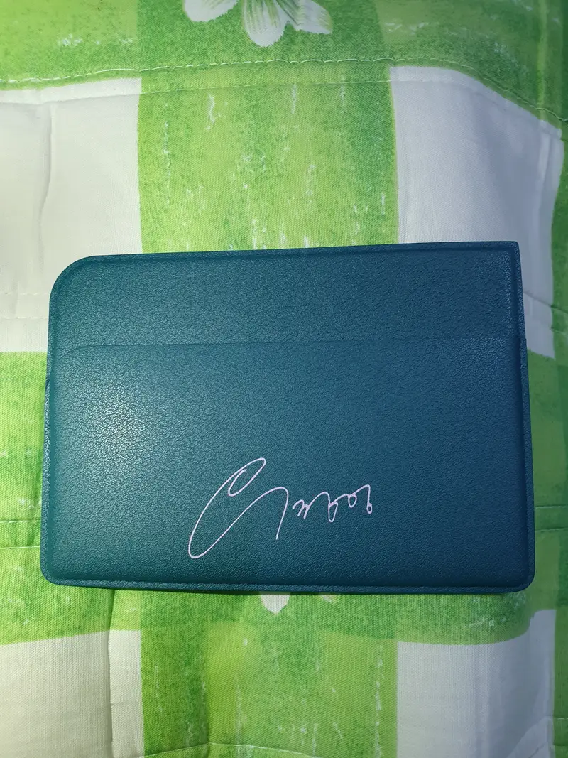 Leather Card Pocket Purchased 3.9 x 2.8 inch 제작 후기 I like the card pocket, it's so nice that it feels like you've actually received an autograph.- 마플 리얼 후기