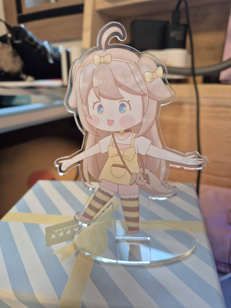 Acrylic Figure M (~W 5.5inch) Purchased 35.83 x 52.76 inch 제작 후기 I made an acrylic stand with Trickle fan art, isn't it too cute? ㅜㅜ If it weren't for Maple, I would not have been able to make something like this with drawings... I really like it.- 마플 리얼 후기