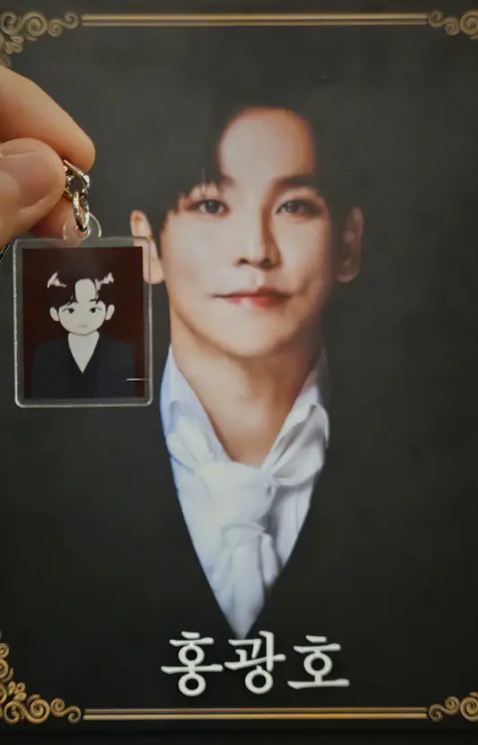 Custom Acrylic Key Ring (Clear) Purchased 12.99 x 18.11 inch 제작 후기 I've been using it so well that I don't even know how many times I've used it. It's cathartic to have my picture on a key ring... I went to see the performance with my favorite key ring. I'll use it often. - 마플 리얼 후기 