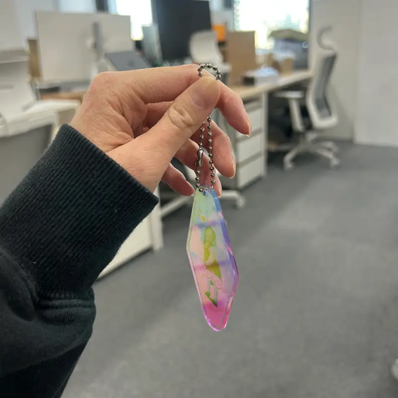 Acrylic hotel keyring (Aurora) Purchased 4.5 x 9 cm 제작 후기 I made a keychain using a photo from when I was young for my collection! It's so magical and pretty🔮 I put a background that I thought would go well with the aurora border, but the aurora itself is so pretty that I think it would have been good to just make it! I was worried because I made it with an old photo of poor quality, but it was printed in really high quality💕 I think it would be good to make it as a gift for a friend or as a friendship item:) Delivery was fast and it was a very satisfactory production👍🏻 *This is a review written by an employee after actual use.- 마플 리얼 후기