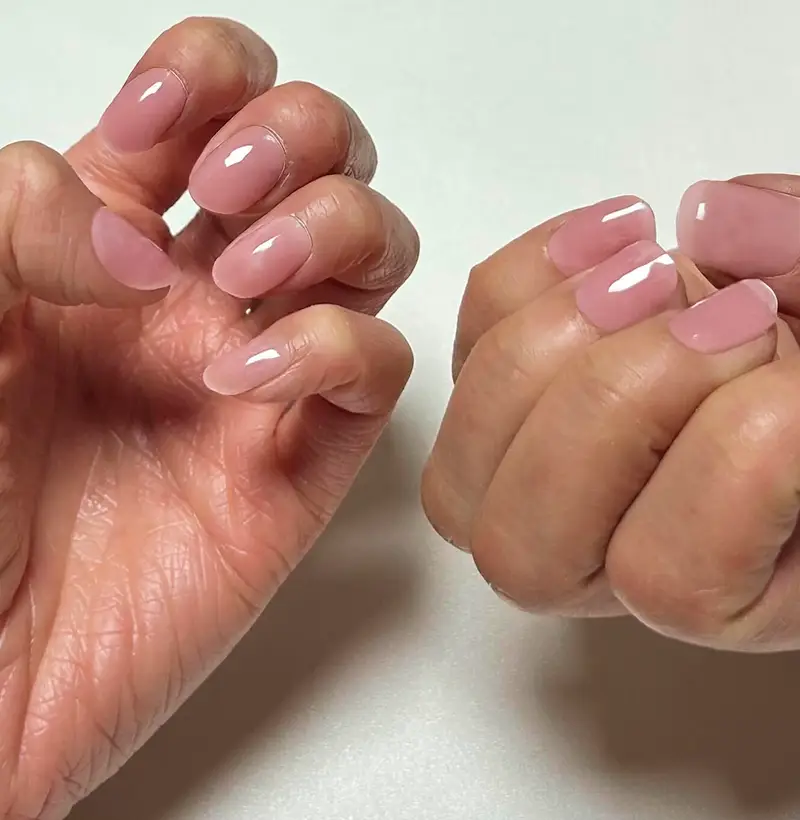 Custom gel nail Purchased one 제작 후기 I did my first nail with Maple custom gel nail 💅 The customization process was fun, and it was so pretty once I put it on : ) As expected, Maple quality is the best 🩷 I did a couple nail to make memories with my mom and I'm very satisfied! I think it would be prettier if I customized it with a dark color! (Those who are thinking about customizing, please take note ㅎㅎ) I'm going to try it next time I travel with my friends! It's very meaningful because it's my own nail, not a store-bought one >.< I had a great experience thanks to Maple!!!! *This is a review written by an employee after actually using it.- 마플 리얼 후기