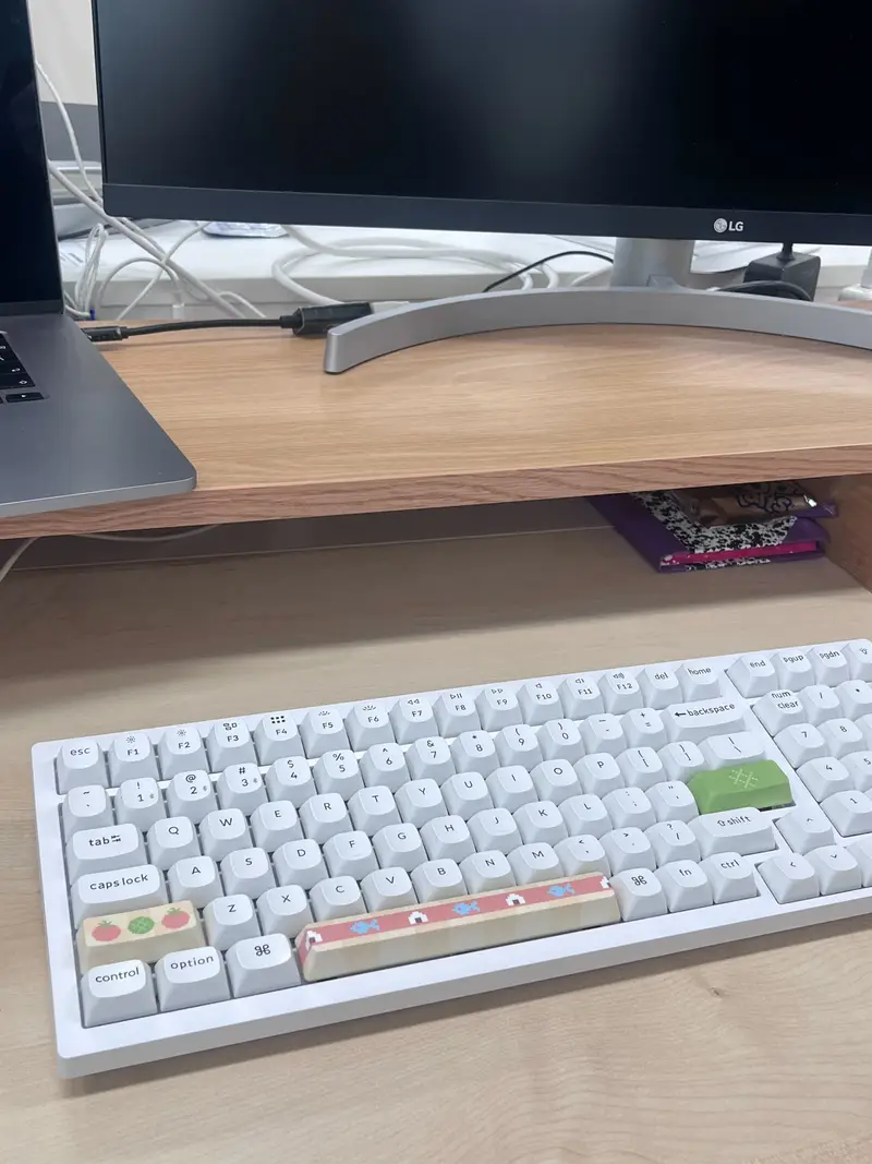 Custom Full color Key Cap (Enter) Purchased 1.7 x 0.7 x 0.4 in 제작 후기 It says that the printing error is less than 1mm, and these are my custom keycaps that came out exactly like a decal ✌🏻 I also custom-made the Shift and Enter keycaps, and just like that, I'm so. satisfied! 🎉🎉🎉 It's good to customize just one as a point, but I customized three special keycaps in the same tone for the white keyboard to make it more unified. 🩵 I customized even the lower part with full-color printing, so it's very, very pretty when viewed from the side, top, and bottom~🎵 My own design is nice, but 1️⃣ it would be nice to customize the point keycaps with your favorite animation or character, 2️⃣ it would be nice to fully customize the entire keyboard by putting your favorite color on it, and 3️⃣ it would be good to work on connecting the pictures when fully customizing the keyboard! 4️⃣ I think it would be nice if brands or companies made it with a sense as an employee welcome kit or gift. 💫 Since I like keyboards, I have more than 10 keyboards, and I always bought customized keyboards or keycaps separately, but when I customize them myself, I feel more attached to them, and it is especially meaningful to see the keyboard I use every day decorated nicely. ㅎㅎ I definitely recommend Maple's custom keycaps! I highly recommend them. * Reviews written by employees after actually using them.- 마플 리얼 후기