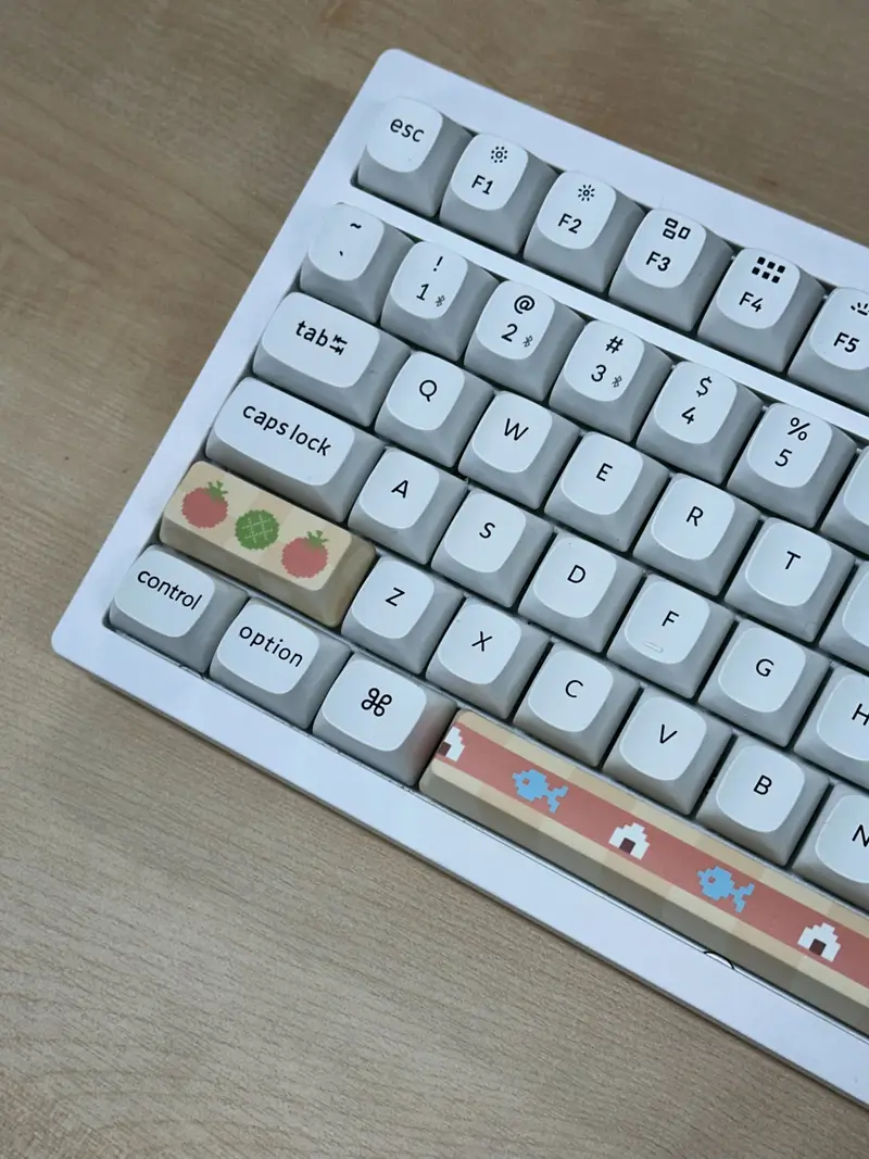 Custom Full color Key Cap (Left Shift) Purchased 1.7 x 0.7 x 0.4 in 제작 후기 I customized 3 special keycaps to give a point to the white keyboard! I customized the shift, spacebar, and enter keycaps, and every single one of them got a perfect 100 points💯✨ It feels so good to receive the result that is even prettier than I had imagined in terms of color and design🧚🏻‍♀️ It says that the printing error is less than 1mm, so the quality is really great💚 It is customized even to the bottom with full color printing, so it is very pretty when viewed from the side, top, and bottom~🎵 The design I made myself is nice, but 1️⃣ I think it would be nice to customize the point keycaps with your favorite animation or character, 2️⃣ I think it would be nice to fully customize the entire keyboard by putting your favorite color on it, and 3️⃣ It would be nice to work on connecting the pictures when fully customizing the keyboard! 4️⃣ I think it would be nice if brands or companies made it with a sense as an employee welcome kit or gift. 💫 Since I like keyboards, I have more than 10 keyboards, and I always bought customized keyboards or keycaps separately, but when I customize them myself, I feel more attached to them, and it is especially meaningful to see the keyboard I use every day decorated nicely. ㅎㅎ I definitely recommend Maple's custom keycaps! I highly recommend them. * Reviews written by employees after actually using them.- 마플 리얼 후기
