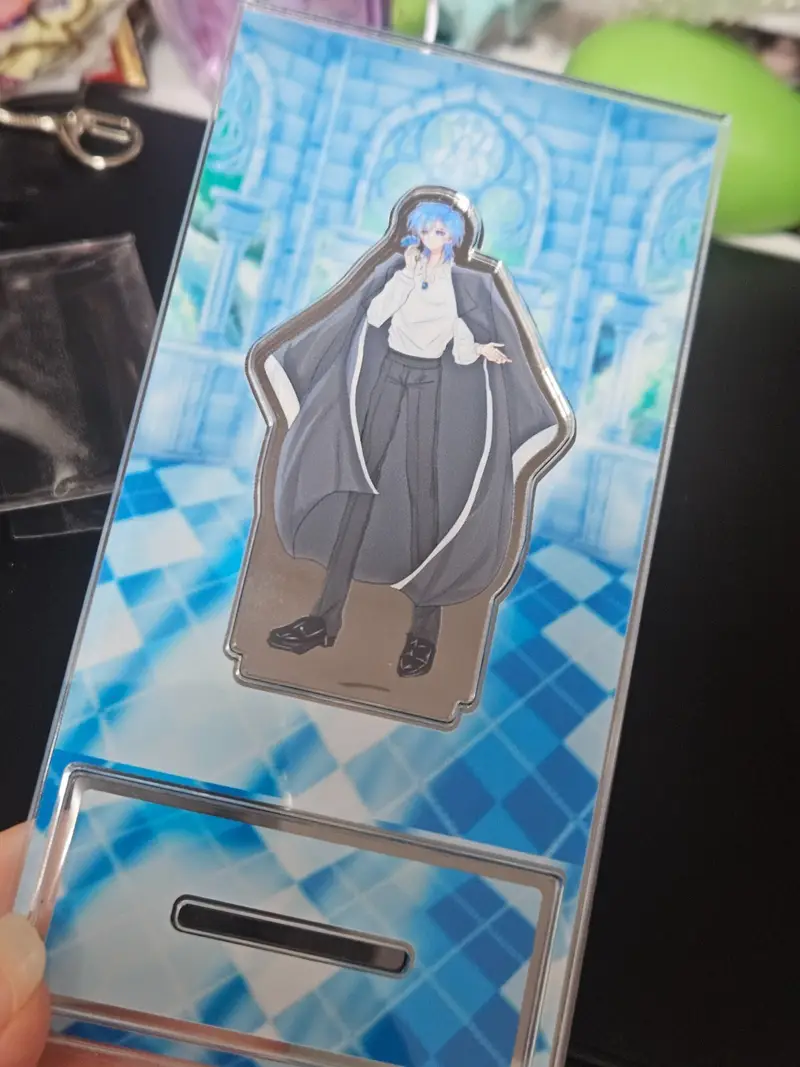 Diorama Acrylic Stand (Mini) Purchased 7.5 x 14.8 cm 제작 후기 Oh, it's really much smaller than I expected... Still, the printing quality is good.

The smell was really strong when I first opened it, so if you can just bear with that, I think it's good enough.- 마플 리얼 후기