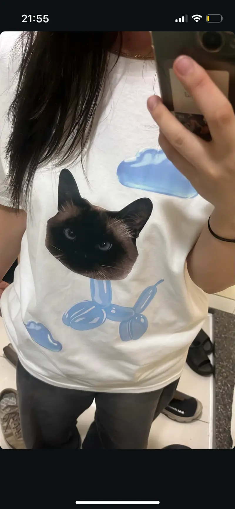 Gildan Ultra Cotton 2000 Adult T-shirt Purchased L 제작 후기 It's so so cute!!!! >_< I bought it so late last time, so I made more this time and bought them with my friends! 
I'm going to buy it again ㅠㅠ It's cute 
The clothes are comfortable and roomy 
I decorated it with my cat's face 
and we all wear it, so it's really, really great 
- 마플 리얼 후기