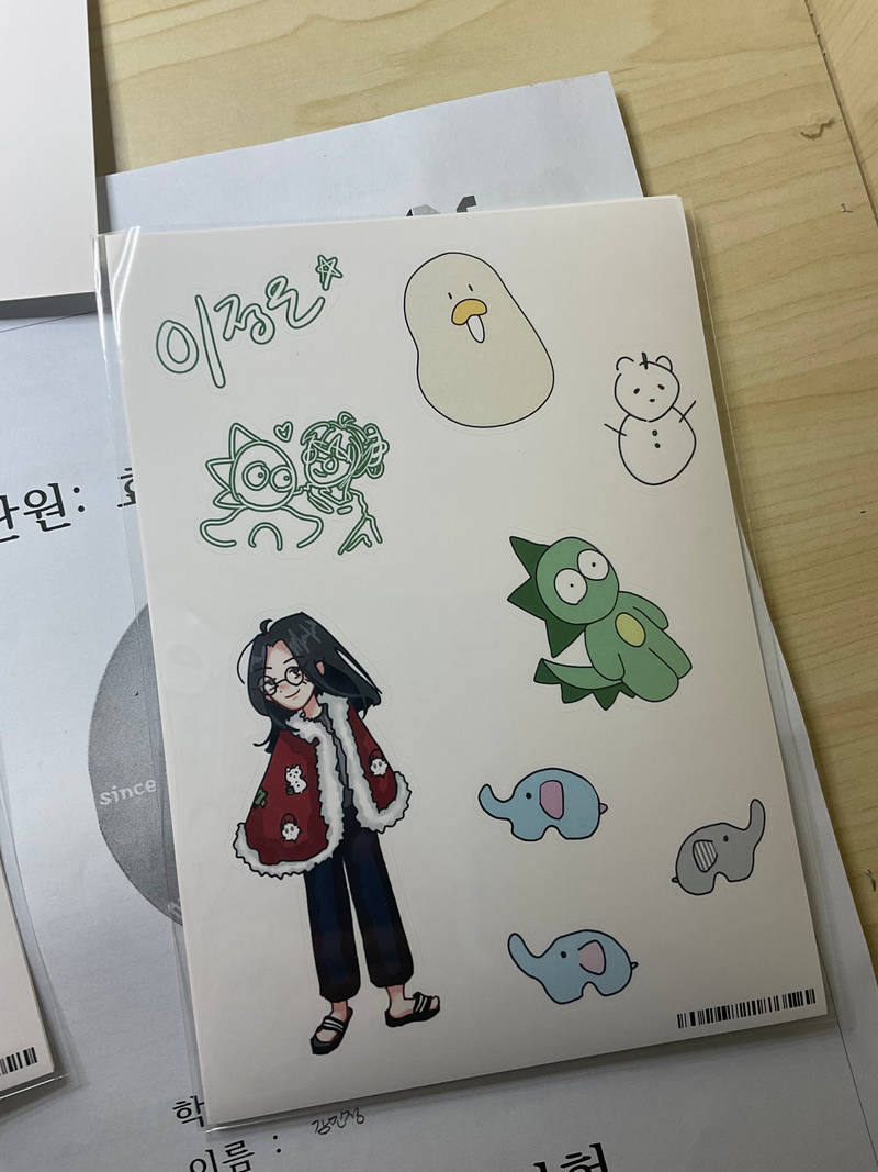 Custom Design Stickers Purchased Art paper 제작 후기 It came out exactly as I requested. I'm satisfied 🥰- 마플 리얼 후기