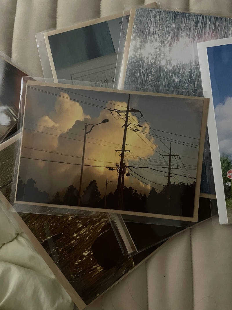 Big Postcard + Envelope (Horizontal) Purchased 6.9 x 4.5 inch 제작 후기 I made a lot of these with photos I took while I was in Jeju Island, and I liked the large size, and the printing went well with both the color and image quality ㅎㅎ Postcards are the easiest to make (they're all easy, but this is the best) and the least burdensome! They're also the most practical, so if this is your first time making goods, I highly recommend this big postcard envelope set!!! I really like them, and they look pretty no matter where you put them!!! I recommend them for home decoration and as gifts🤍✌️ . 
. 
This is a review written after actually using the product that was provided as part of the Maple Supporters activity.- 마플 리얼 후기