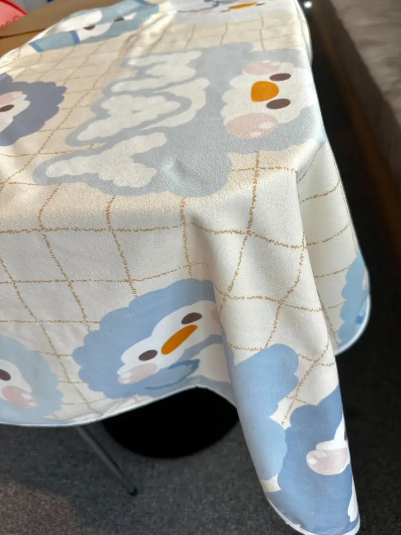 가로 극세사 담요 (M) 100 x 70cm 구매 제작 후기 도톰따땃 너무너무 포근하고 좋아요 ㅎㅎ
도안의 색감이 파스텔 톤이여서 탁하게 나오진 않을까 살짝 걱정했는데 너무너무 선명하고 깔끔하게 잘 나왔어요 ㅎㅎ 인쇄면도 부들부들하고 안쪽의 털은 극강의 부들함… 진짜 따뜻해서 회사에서 덮고있기에 딱이에용 ㅠ.ㅠ!! 일주일 써보았는데 보풀이 일어나는 재질도 아니고 때가 잘탈 것 같은 재질도 아니여서 오래오래 예쁘게 잘 쓸 수 있을 것 같아요 >_< 너무 만족스럽습니당 ㅎㅎ
* 직원이 실제 사용 후 작성한 리뷰입니다.- 마플 리얼 후기