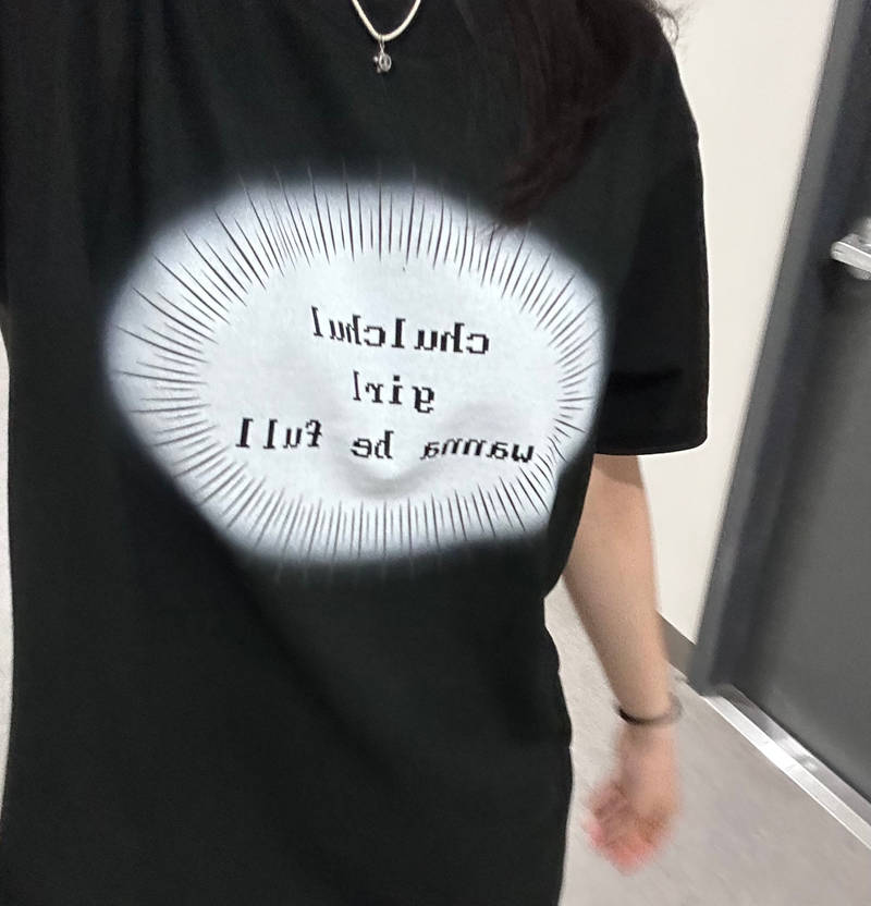 Printstar Premium Cotton Adult T-shirt Purchased M 제작 후기 The shoulders are about the right size and the length is generous. The fabric is moderately thin, moderately firm, and moderately soft, making it a perfect basic tee~. The print came out almost exactly as I expected! It's cute! A tee that you'll get addicted to once you try it...- 마플 리얼 후기