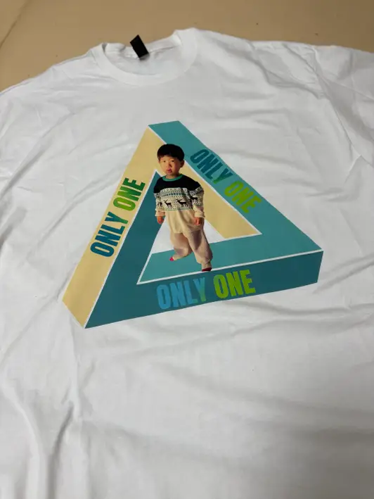 Gildan ウルトラコットンTシャツ 2XL 購入 제작 후기 今回は2回目の制作ですが、最初よりも残念です。

ああ！もちろん私のデザインストーリーですㅎㅎ

Tシャツのピットやプリントのクオリティはとても満足しています

首の後の印刷は思ったよりも少し大きかったですが、とてもきれいです。 

次にまた作りましょう。 - 마플 리얼 후기 