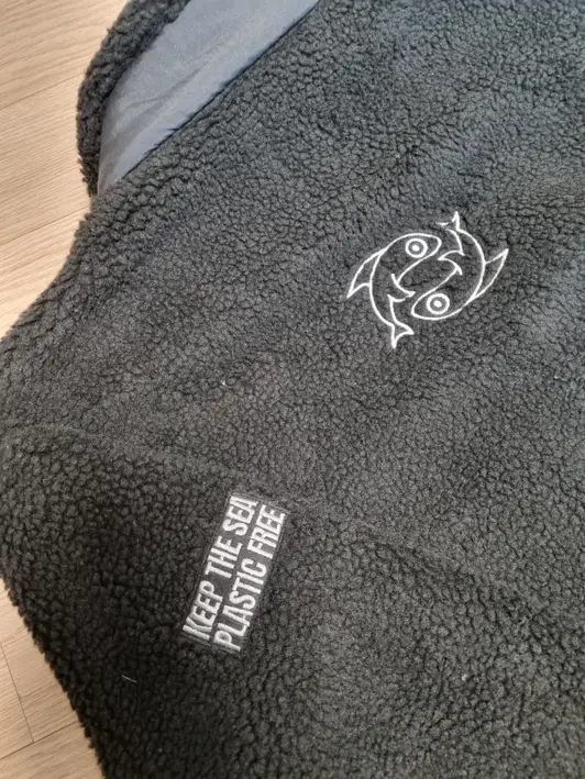 ランダースヘビーフリースジャケット 2XL(105) 購入 제작 후기 刺繍がとても丁寧で素敵です。服も暖かく、サイズは正サイズよりも少し大きいようです。とても満足しています。 - 마플 리얼 후기 