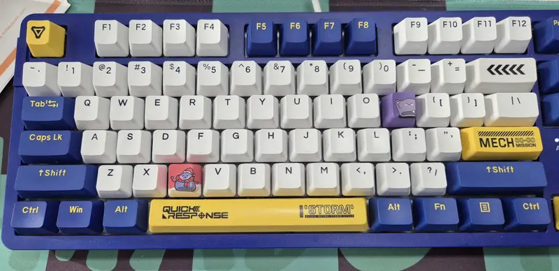 Custom Full color Key Cap (R4) Purchased 0.7 x 0.7 x 0.45 inch 제작 후기 It's so beautifully made. It looks so pretty when I plug it into my keyboard!- 마플 리얼 후기