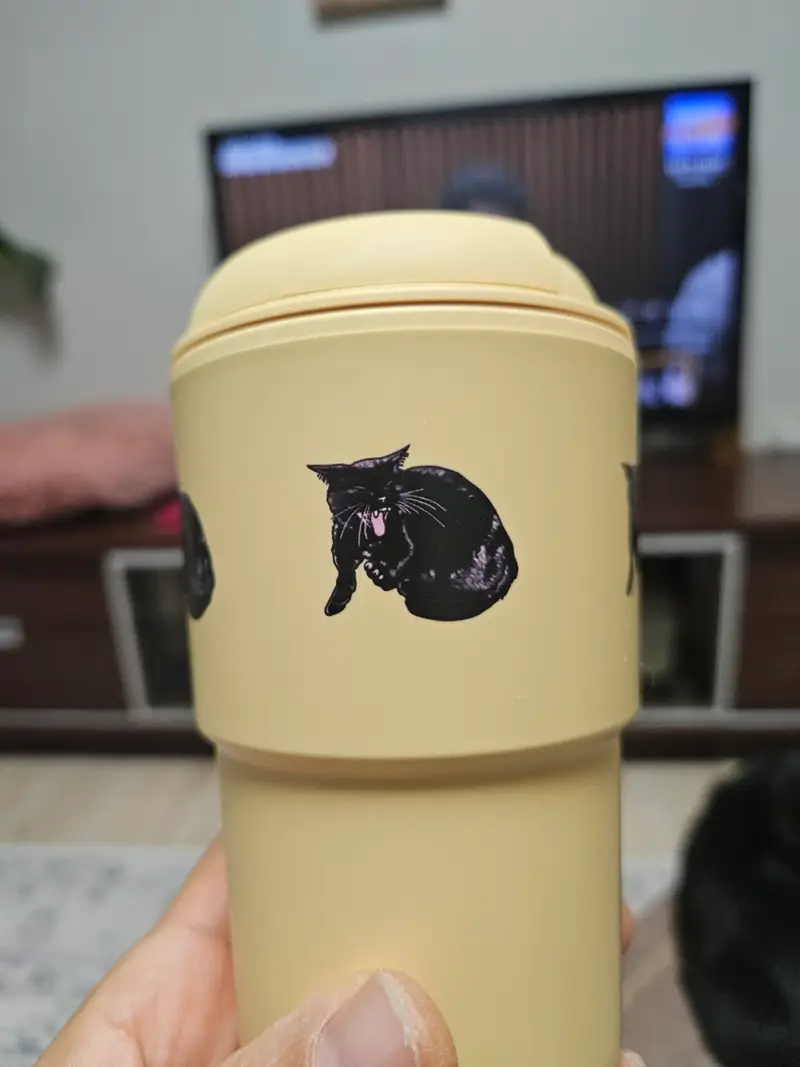 Double-wall Reusable Tumbler Purchased 11.8oz 제작 후기 Yes, I gave it to my mom as a gift. 
With the model cat~ Short-haired cat- 마플 리얼 후기