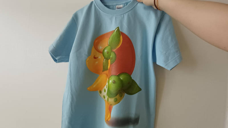 Printstar Premium Cotton Heavy T-shirt Purchased S 제작 후기 As the name 'Heavy' suggests, the fabric is really solid and of good quality. I don't think the neck will stretch out much, and I don't think it will get sloppy even after wearing it multiple times. The light blue color has vivid color printing, and the black color has a clean logo printing. Both colors are perfectly expressed, and the printing is very clear. I want to make my next custom t-shirt here too. 
This is a review written after actually using the product that was provided as part of the Maple Supporters activity.- 마플 리얼 후기