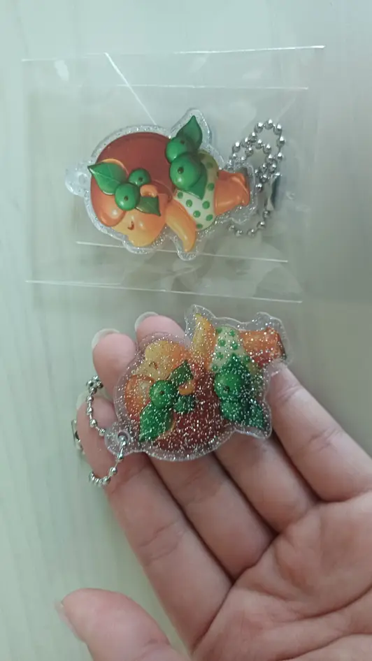 Custom Acrylic Key Ring (Glitter) Purchased 14.96 x 21.26 inch 제작 후기 This is a free-form keyring that is made exactly the way I want it, so it's really special. It was cut cleanly along the outline of the image I sent, and the glitter pearl effect was added, so it looks like the picture is alive and moving every time it sparkles. I asked because I'm not good at editing designs, but the CS team kindly guided me and I was able to make a perfect keyring. 
This is a review written after actually using the product that was provided as part of the Maple Supporters activity. - 마플 리얼 후기 