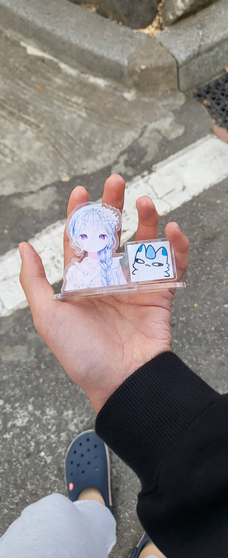 Acrylic Figure M (~W 5.5inch) Purchased 29.53 x 24.02 inch 제작 후기 I forgot and am leaving a review now. It seems a little different than I thought, but 
Uni is cute, so forgive me♡- 마플 리얼 후기