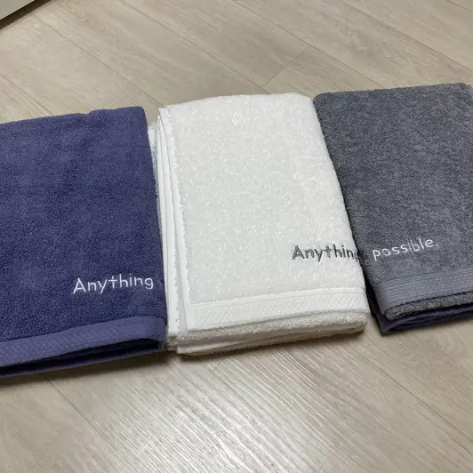 Hotel Towel 40s, 160g 2SET Purchased 31.4 x 15.7 inch 제작 후기 First of all, since it's Songwol Towel, the material is really soft and luxurious! Even though my skin is sensitive, I'm using it without any problems. 

In particular, I really liked the fact that I could embroider the phrases I wanted on Maple's towels! It would be great as a housewarming gift or a special event souvenir, and the embroidery print was neatly done, so I gave the towels to my relatives and they loved them so much: ) The colors are all luxurious, so I'm even more satisfied... !! 

Unlike other custom towels, Maple's is great because you can order from just one, and they answer inquiries quickly and kindly, so I think I'll definitely use Maple for my next customization! 

This is a review written after actually using the product that I received as part of the Maple Supporters activity. - 마플 리얼 후기 